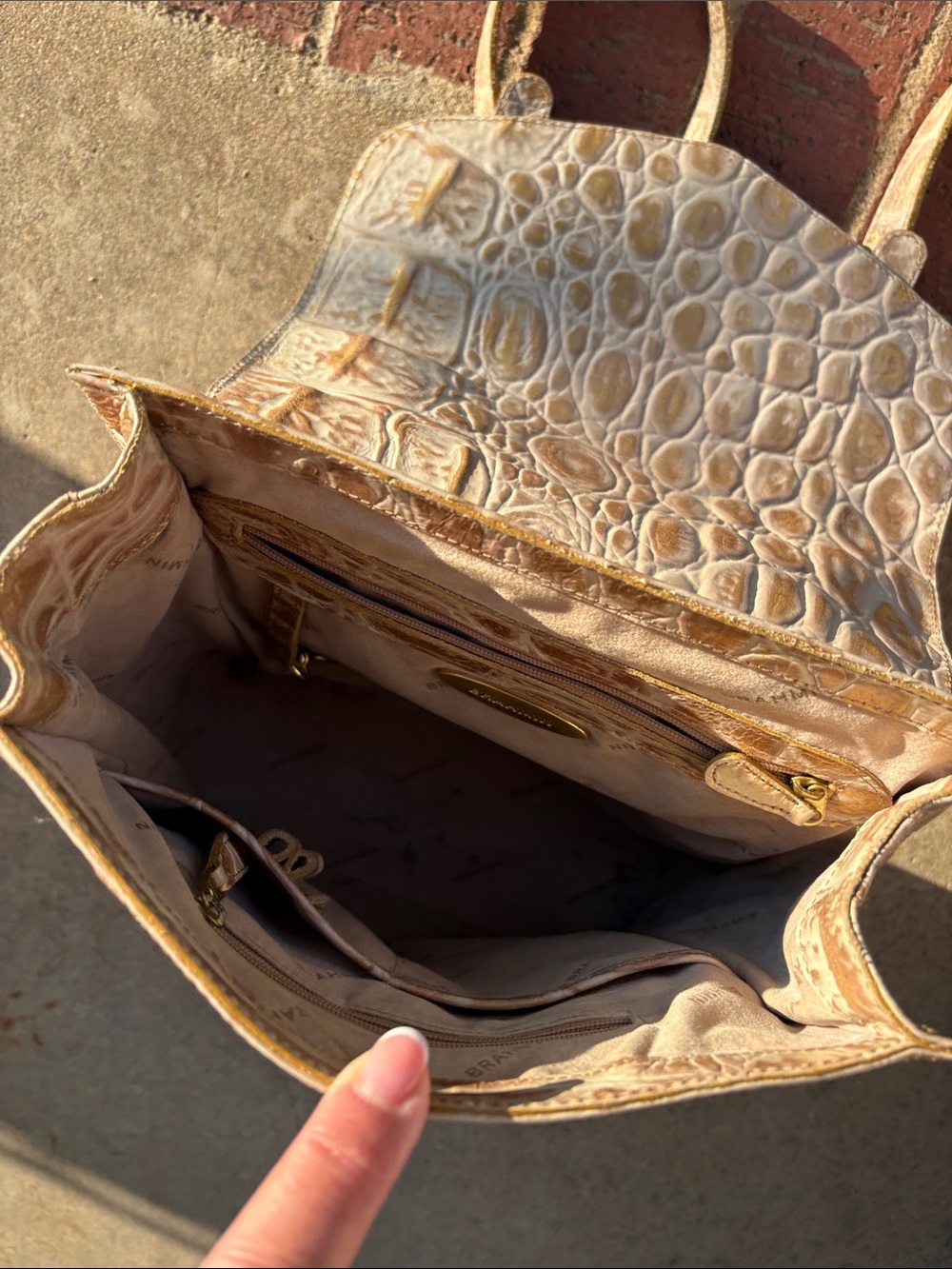 Brahmin Backpack 11 x. 9.5 x 3 - Picture 4 of 16